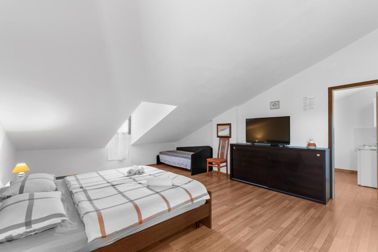 Apartments Villa Falcon Фунтана Екстериор снимка